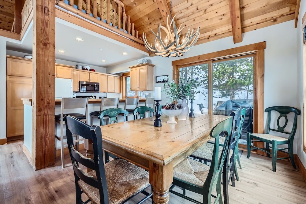 6 Cabin In The Pines 3 Bedroom Home