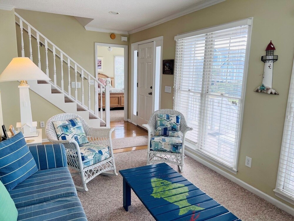 Le Tournesol 4 Bedroom Home by RedAwning - Property Image 7