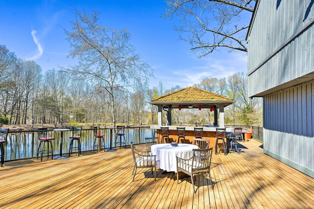 15 Mi to University of Memphis: Getaway w/ Games view 3