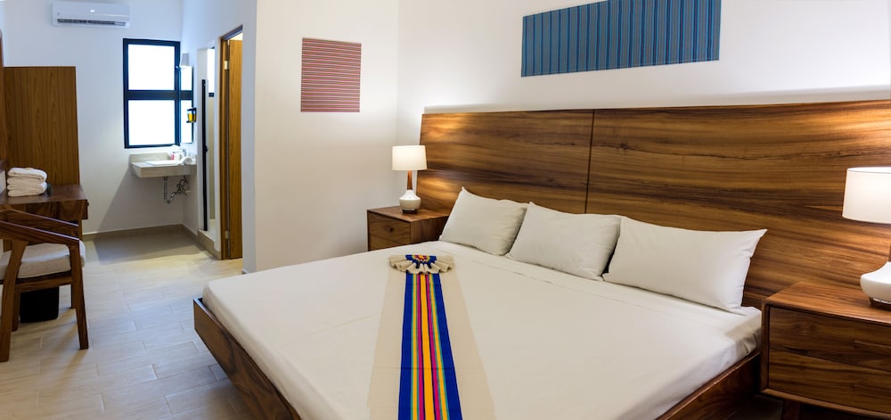 Nomads Party Hotel & Hostel