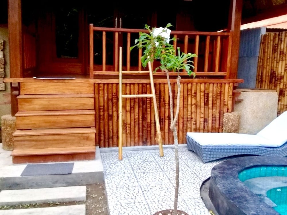 Yoki's Bungalows