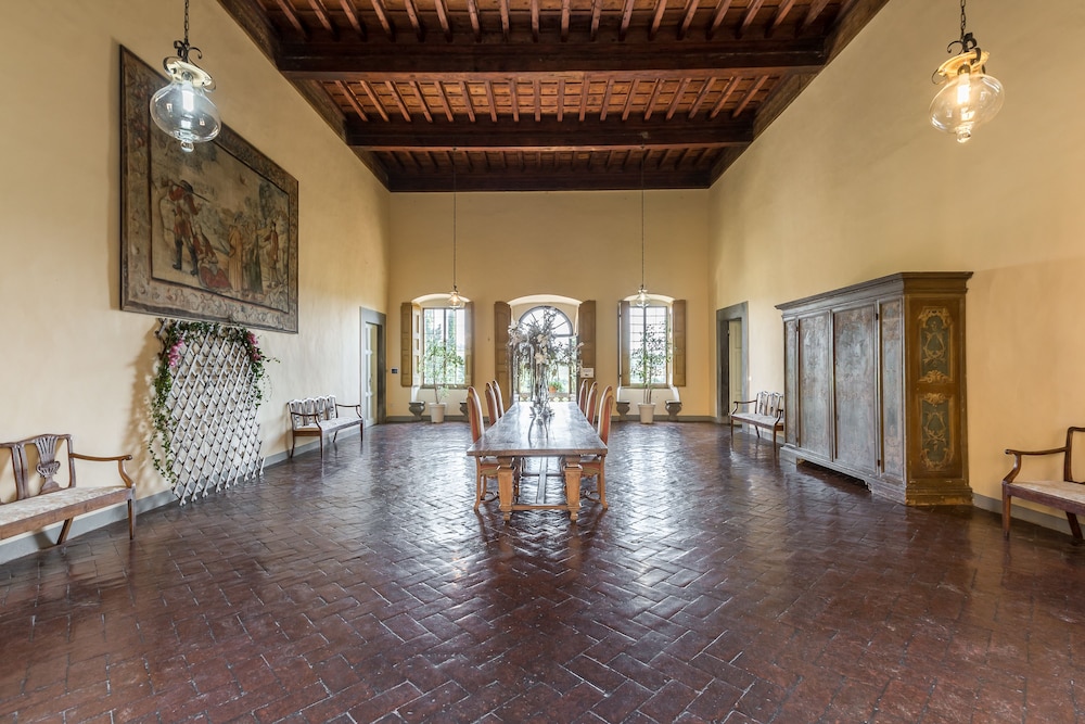 Castello di Montegufoni