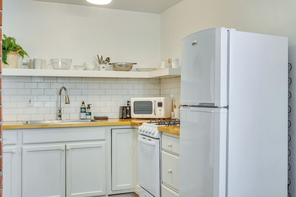 Heart of OKC Plaza District: Duplex Near Shops!