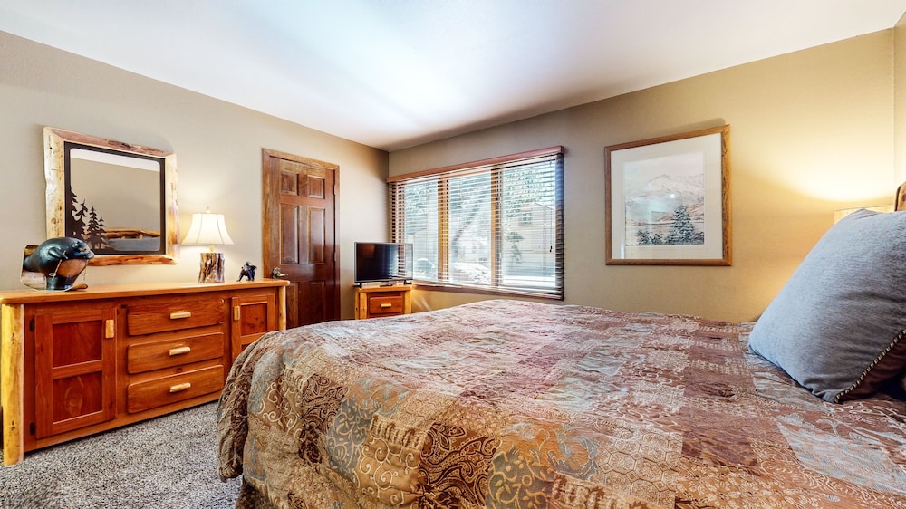 Winterset #33 3 Bedroom Condo view 4