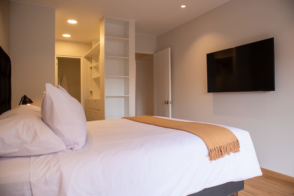 Charming 3BR w Amazing Pool in Miraflores