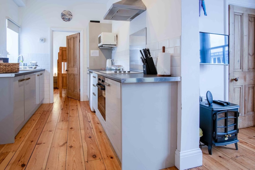 Sea Glass - 2 Bedroom Apartment - Manorbier