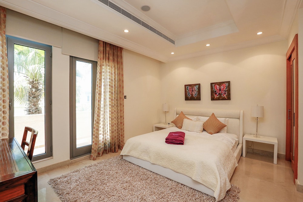 Kennedy Towers - Signature Villa L