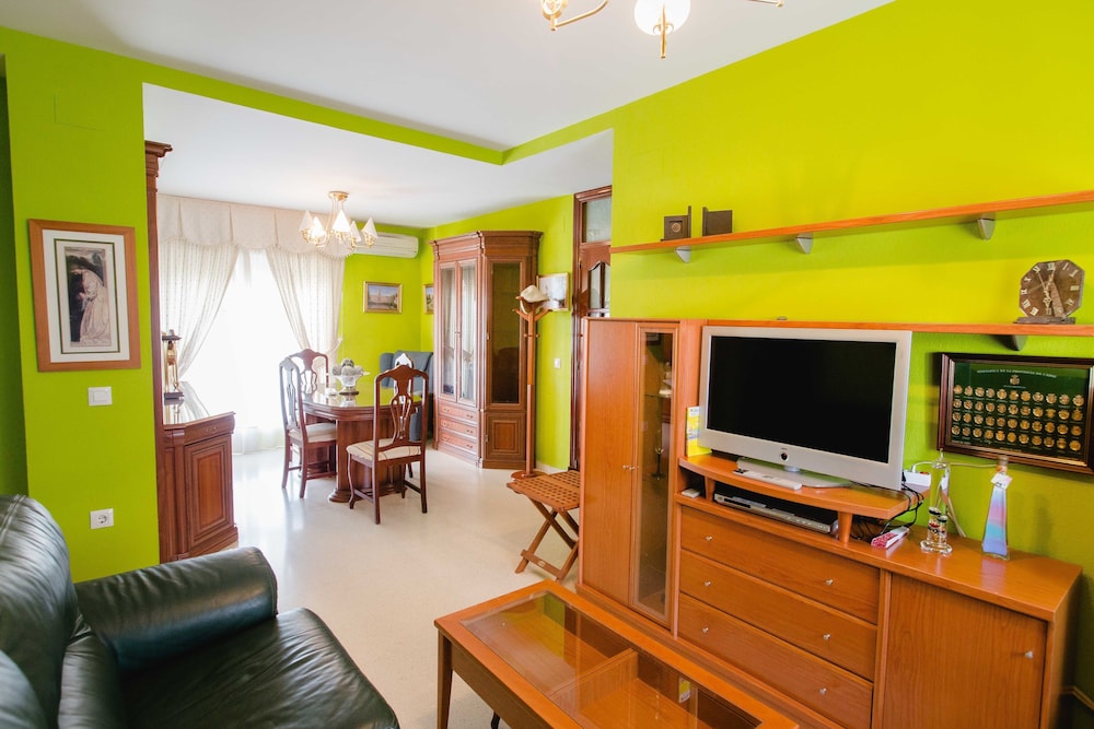 Hotel Apartamento Oporto - Image 1