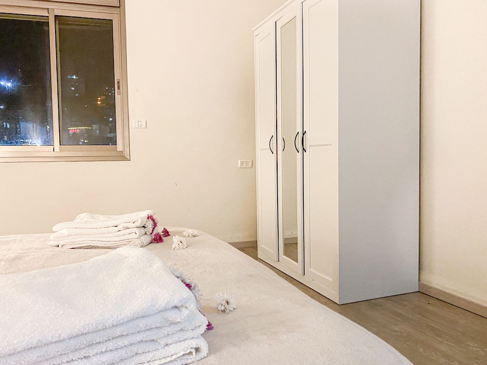 Mary's Well 3 BR by Ahlan Hospitality view 3