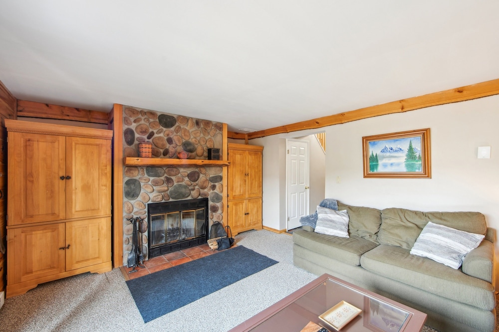 Echo 7 Building D - Retreat With Mountain Views 2 Bedroom Townhouse by The Summit at Gore Mountain