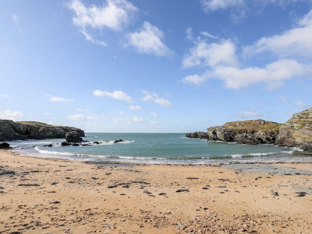 5 Porthdafarch South Cottages