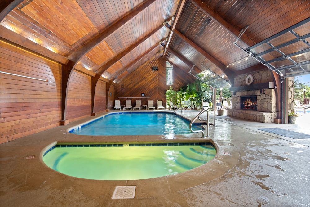 Stunning Lake Views, Pools, Wildlife, Pet-friendly