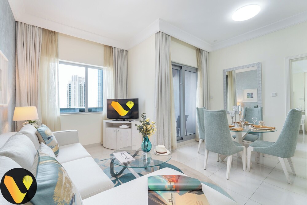 Vogue Stylish Apt Near Dubai Mall & Burj