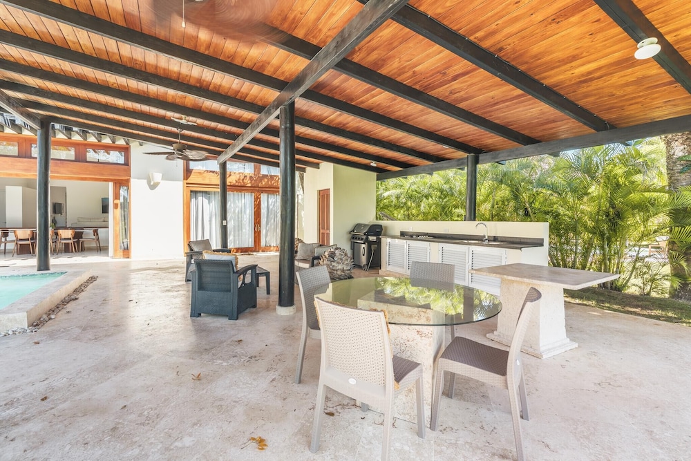 Amazing Villa With Private Patio bbq in Cap Cana