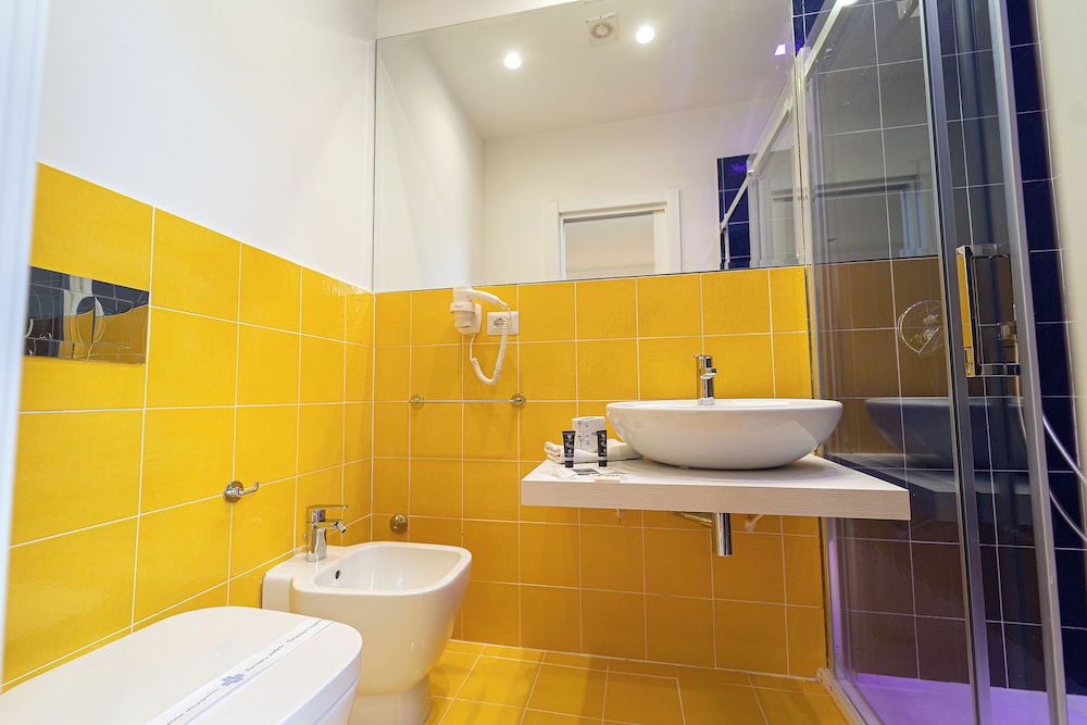 P.C. BOUTIQUE SEA VIEW NAPOLI CENTRO by ClaPa Group Dislocated Hospitality