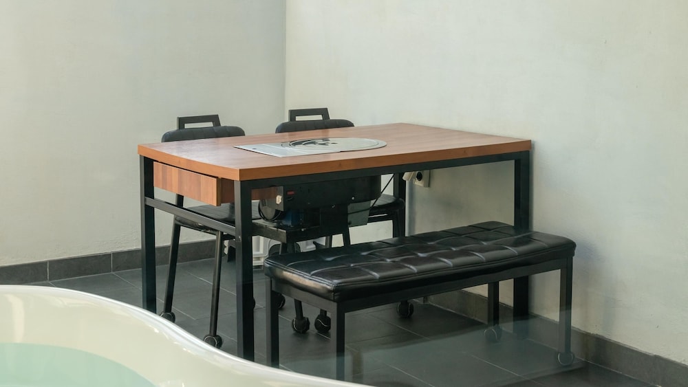 Gyeongju Modern Pool Villa view 4