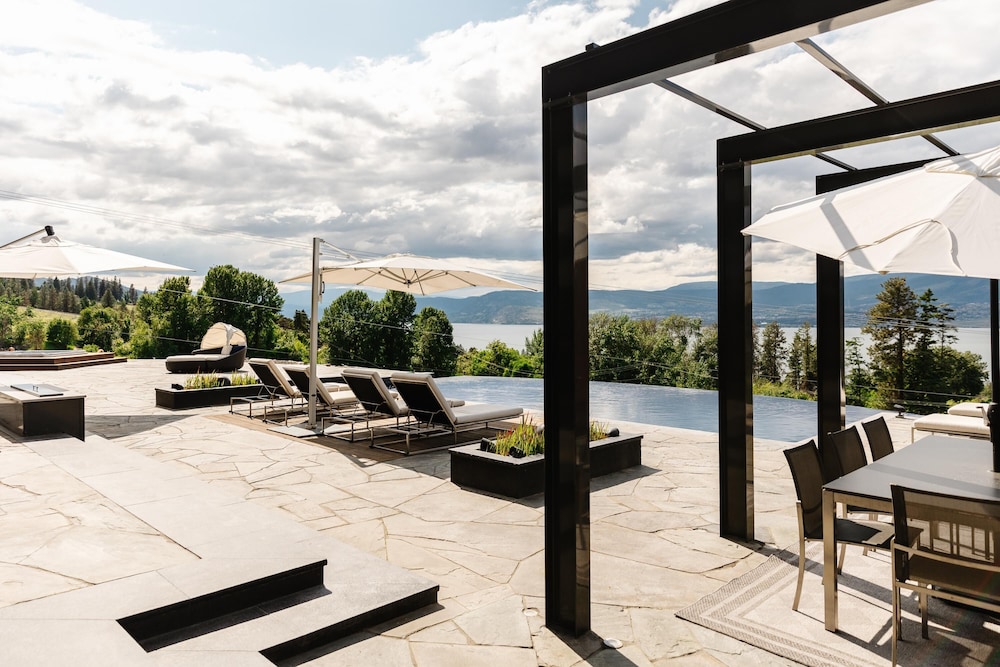 Lakeview Luxury Home in Vineyard w Infinity Pool hot tub - Image 5