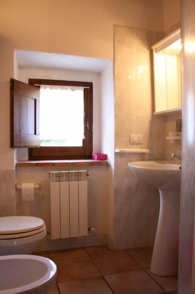 Cortona Vacations - Stunning private villa with private pool, WIFI, TV, pets allowed and parking, close to Cortona - Property Image 9