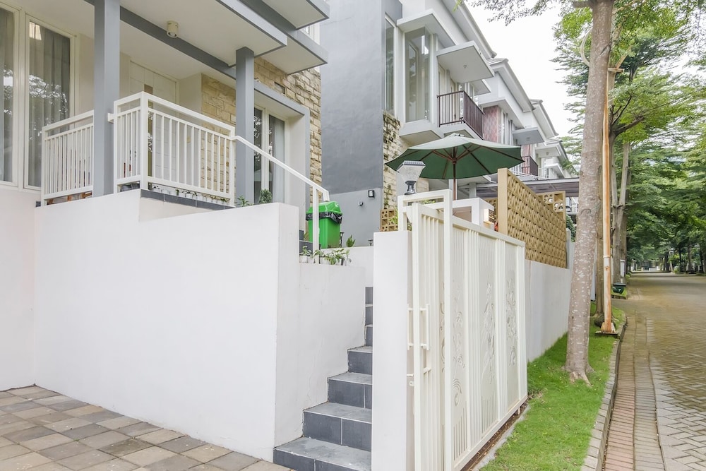 Calma Edelweiss Villa Lawang Malang