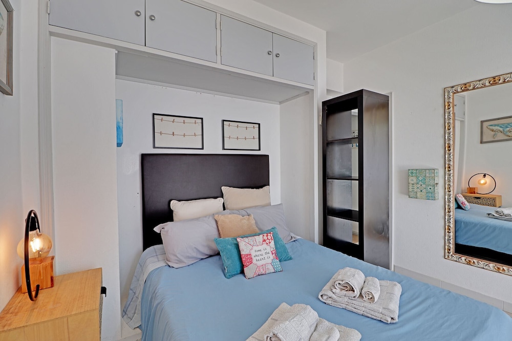 Faro Airport Flat 1 by Homing view 2