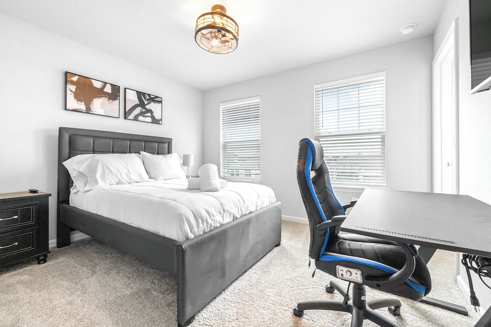 Waterview Luxury Retreat for 12!