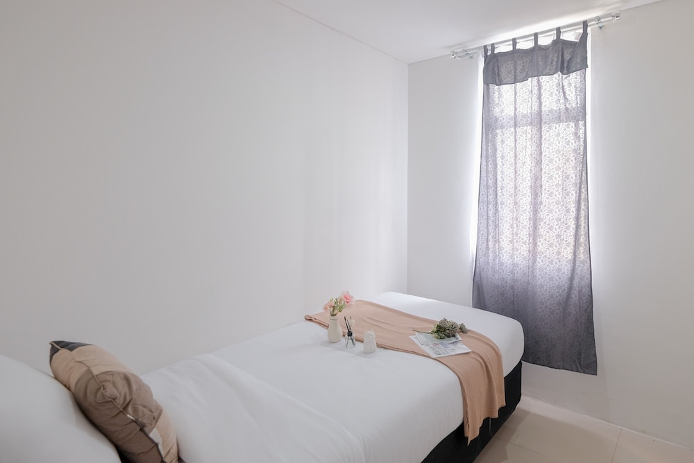 Well Designed and Warm 2BR Apartment at Vittoria Residence