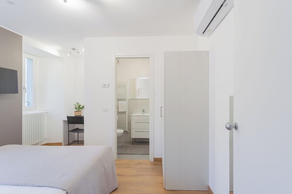 Pozzo Vertical Apartment With Garden and Parking by Rent all Como