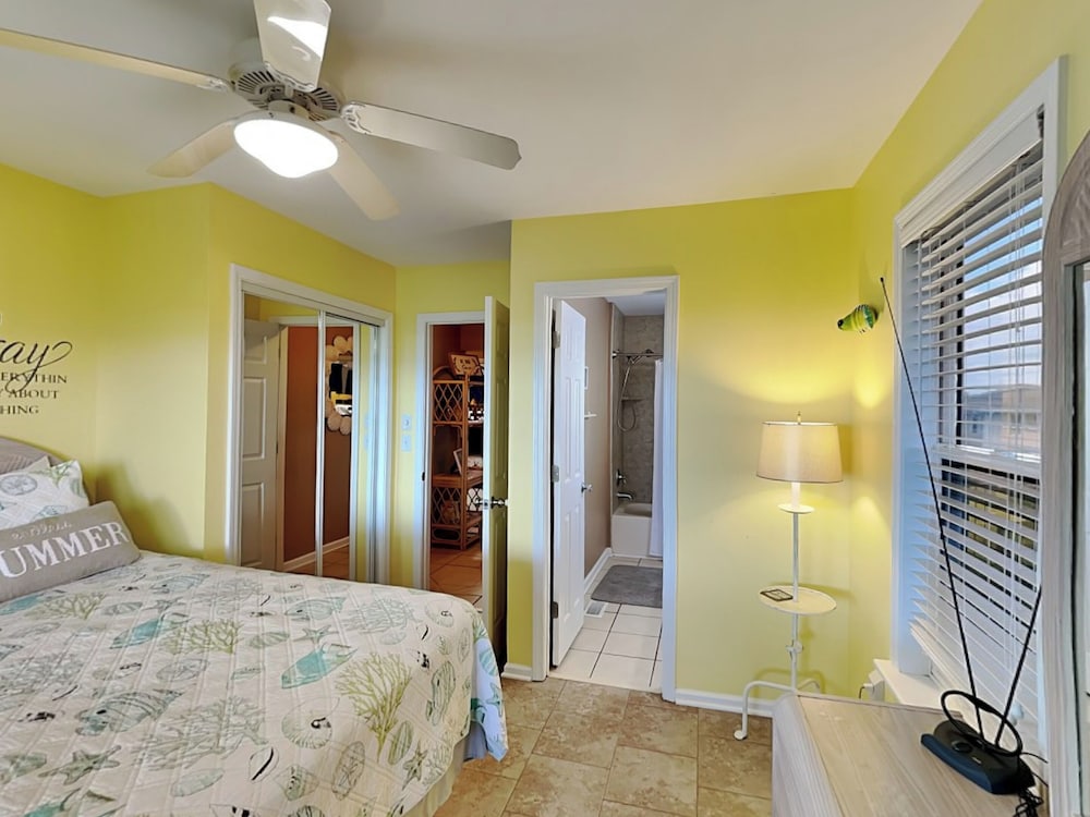 Sunshiny Daze by Topsail Realty
