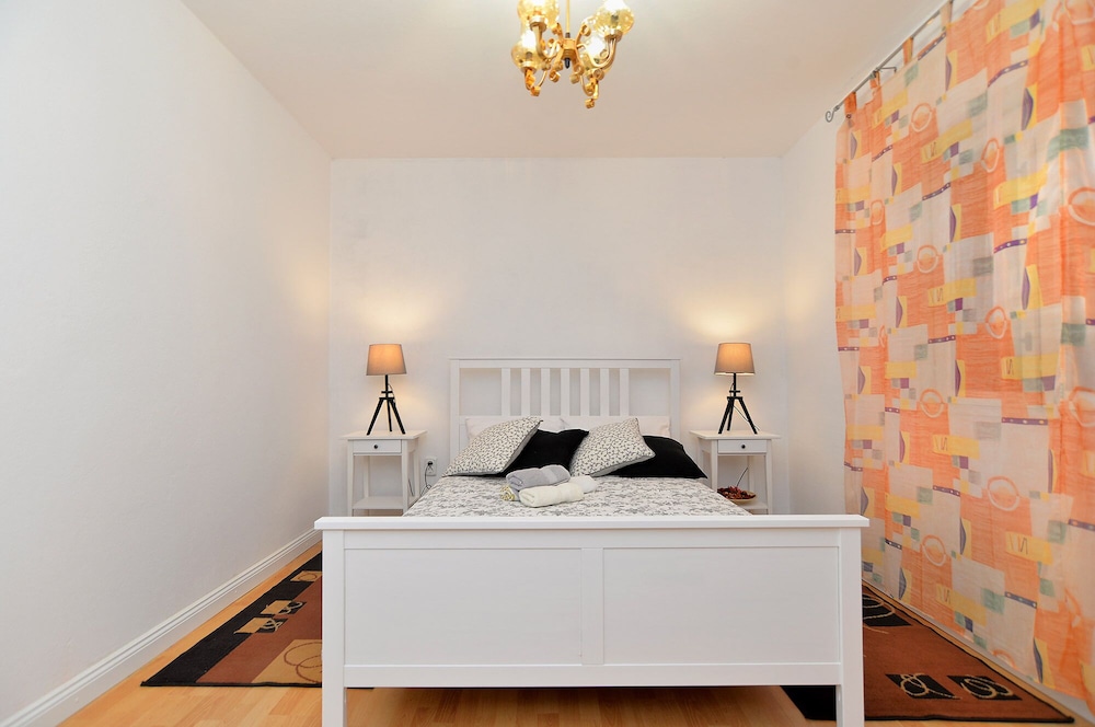 Apartment 1928 view 4