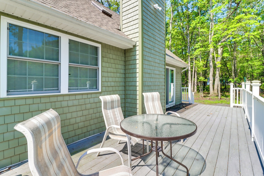 Home w/ Pool & Lake in Jim Thorpe: 6 Mi to Dtwn!