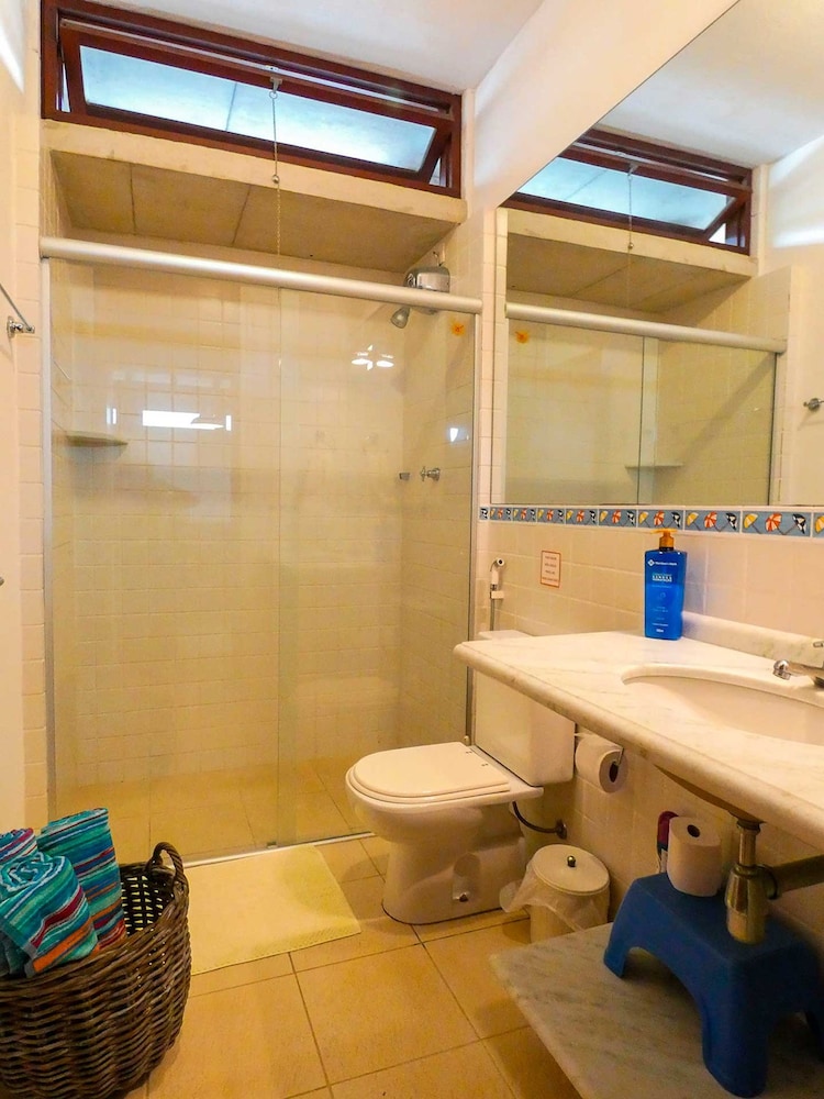 Casa c Wi-fi Jacuzzi e Churrasqueira em Guaec SP