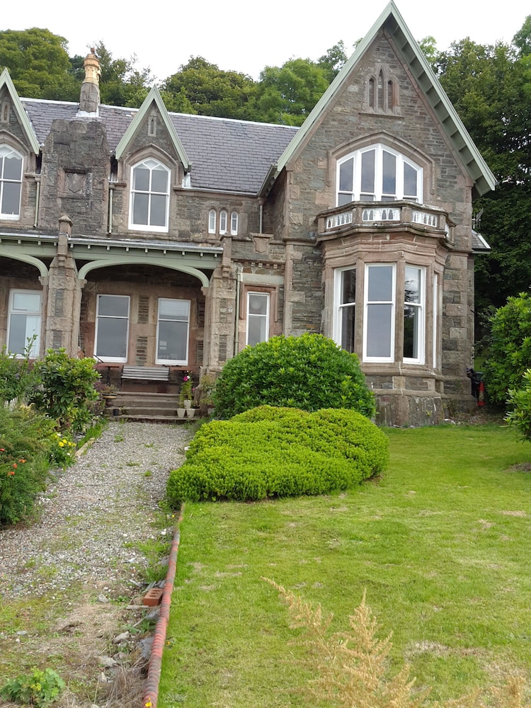 Cragowlet House East