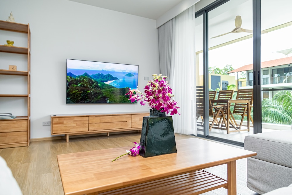 Seaside 2BR 200 m to BangTao beach