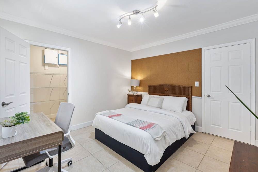 Relaxing Beach Apt in las Olas Blvd