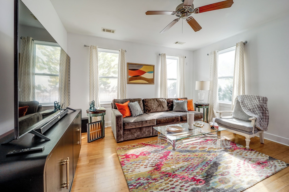 Queen City Charm Near University & Hospitals!