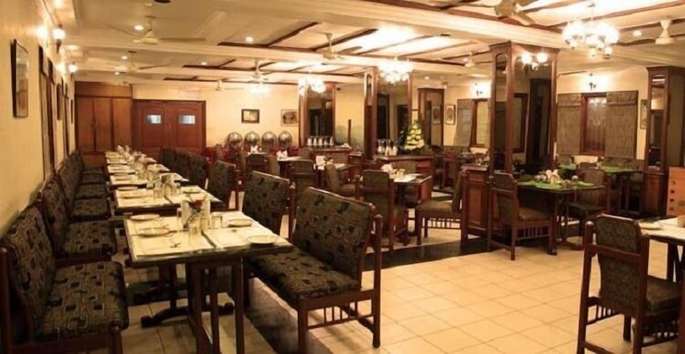 Food & Beverage