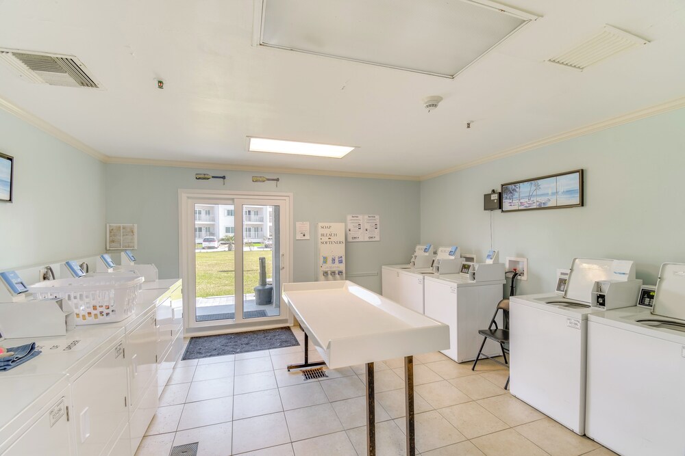 On-site Beach Access: Studio in Gulf Shores