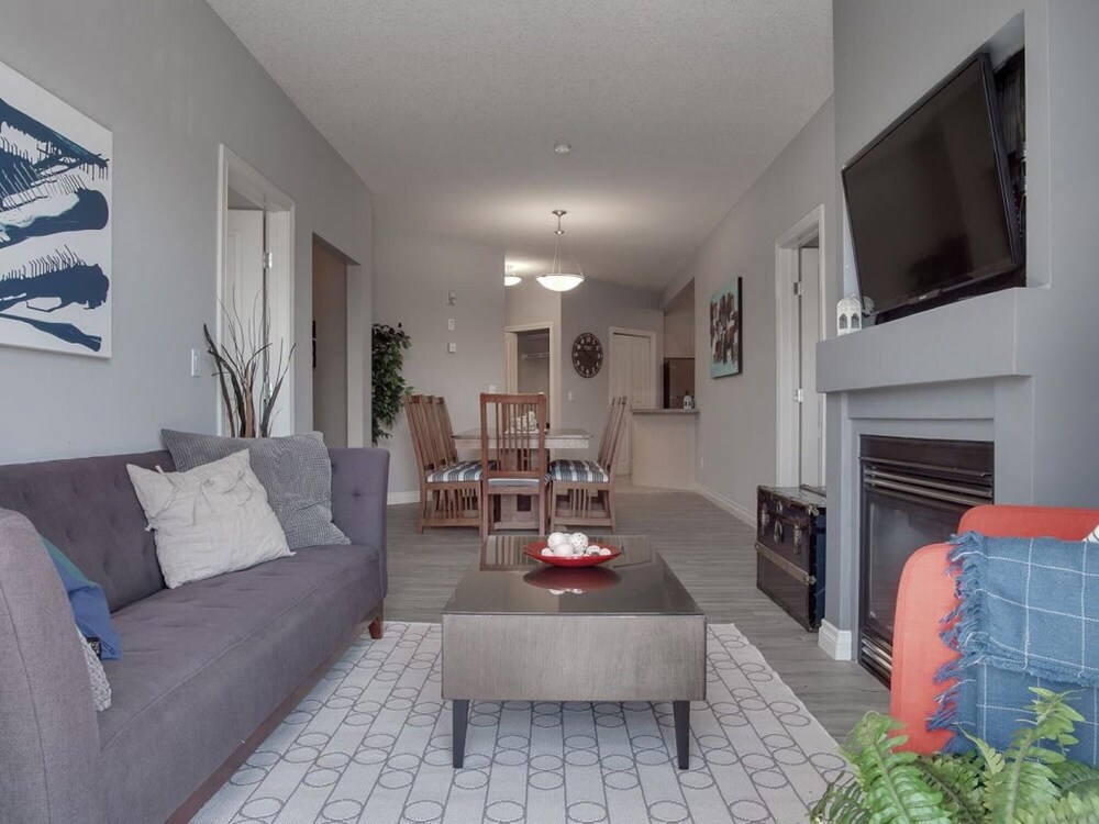 Comfy Home Office Condo w Parking Balcony Coffee-3