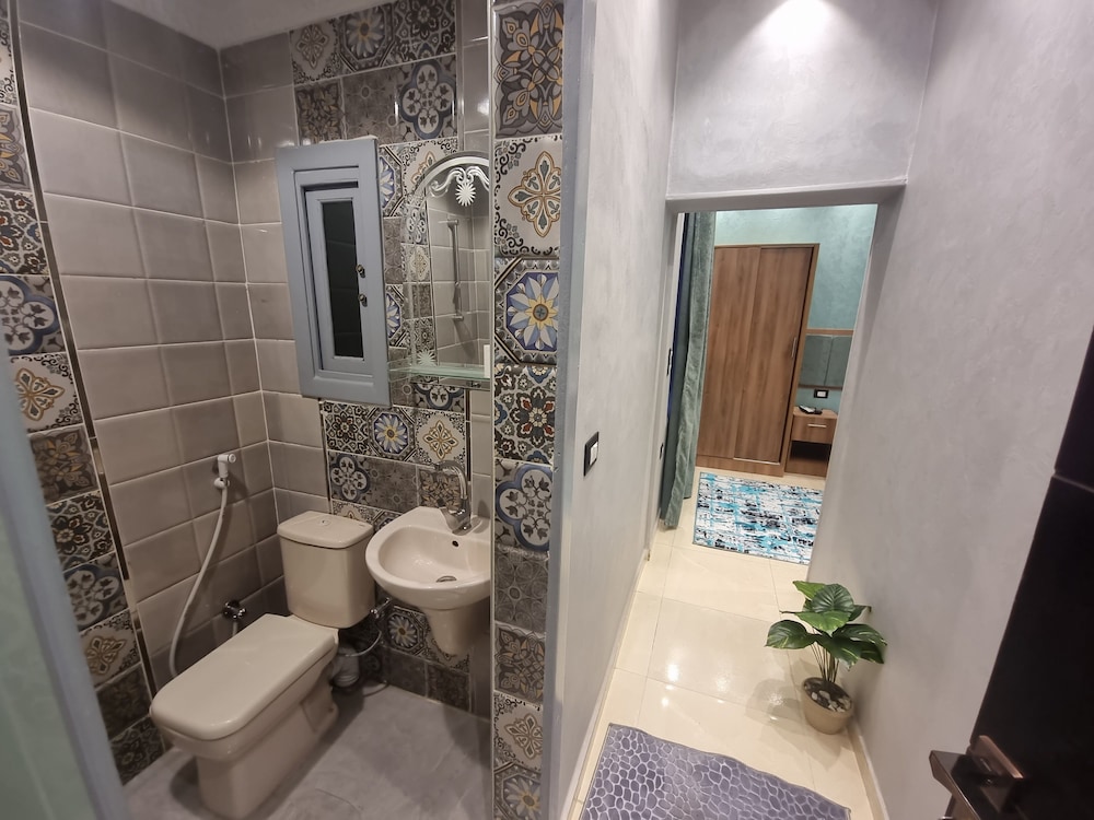 Cairo plaza 2 hotel