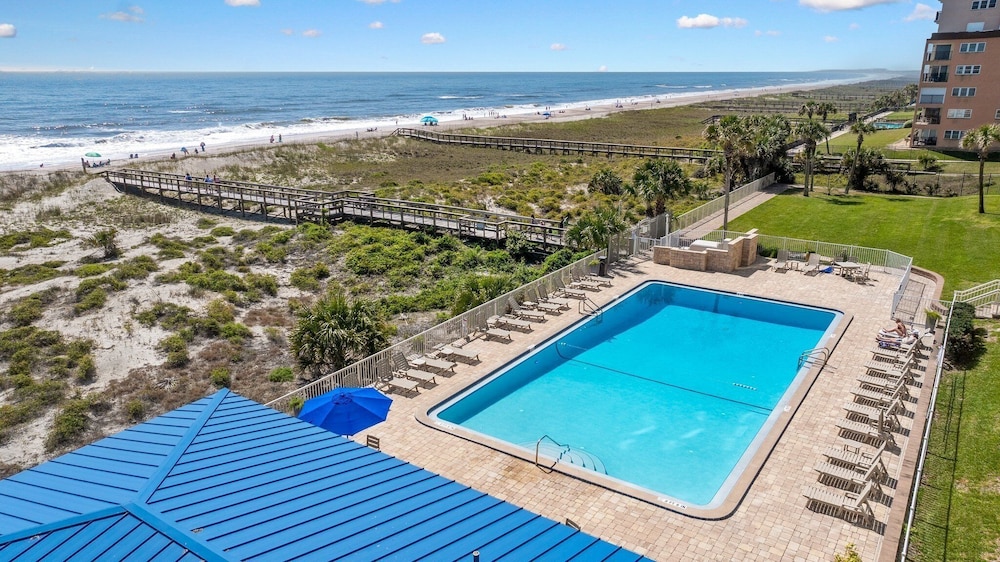 663 Amelia By The Sea 2 Bedroom Condo