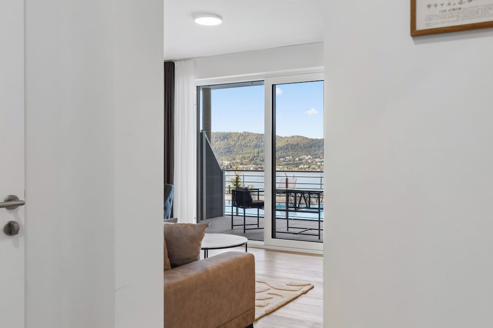 Maria Blick Lake View Apartments