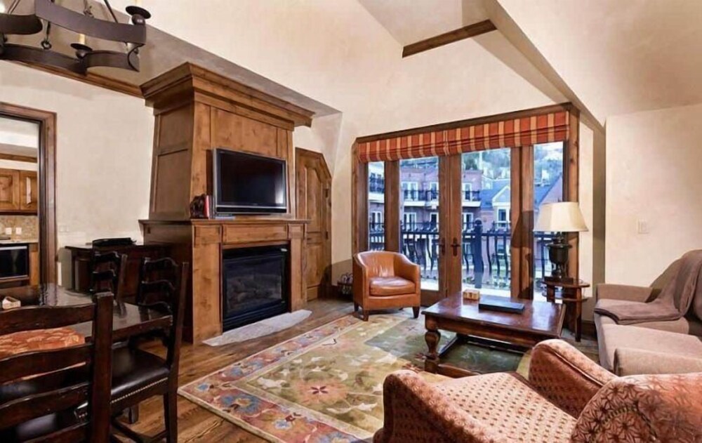 Aspen Mountain Residences, 2 Bedroom Luxury Residence Club Condo