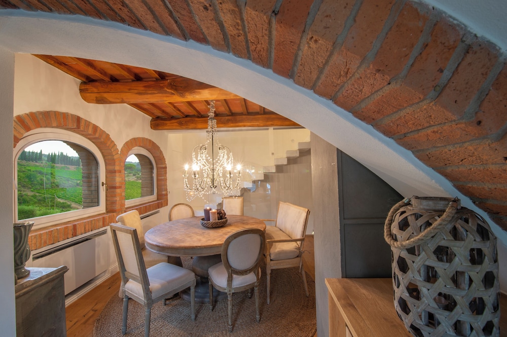 Villa Chianti With Panoramic Pool On The Vineyard