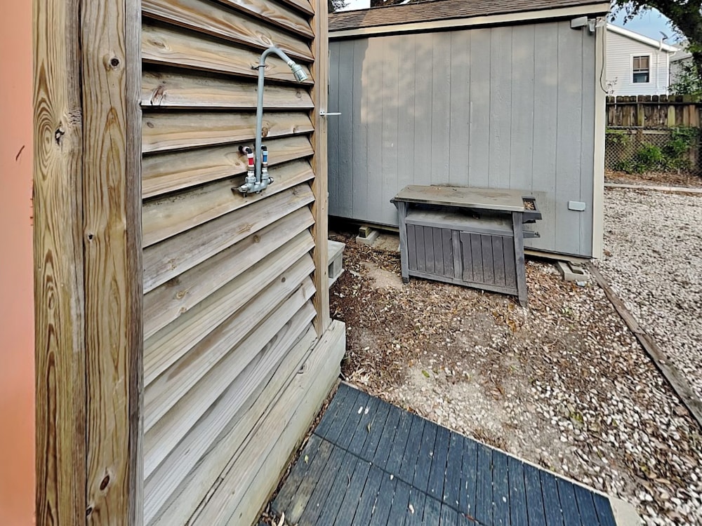 Pleasure Pier Retreat Manor by Ryson Vacation Rentals