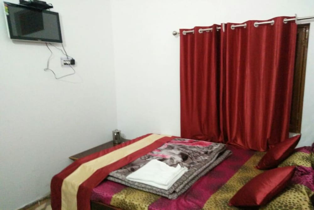 Hotel Dev Dham view 3