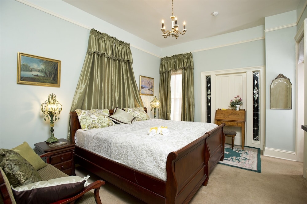 LaSalle Guest House view 5