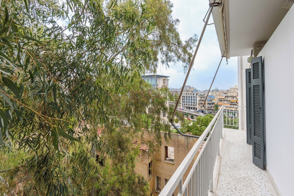 Zeus 2-Bedroom Apt with Acropolis View