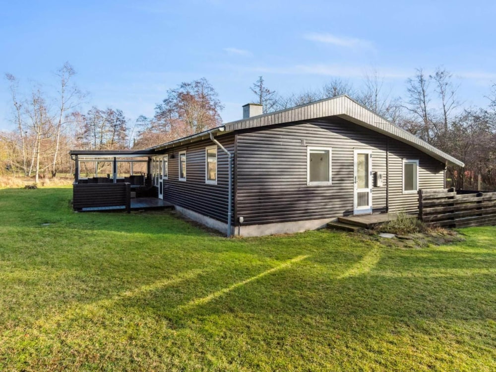5 Star Holiday Home in Aakirkeby