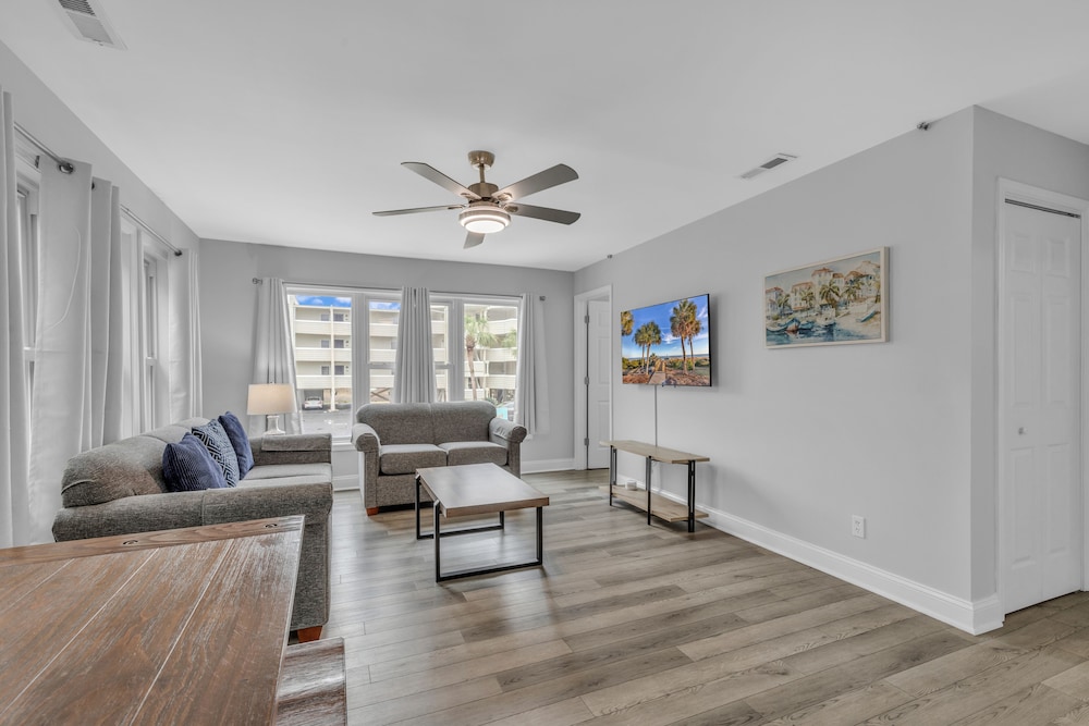 Island palms view 5