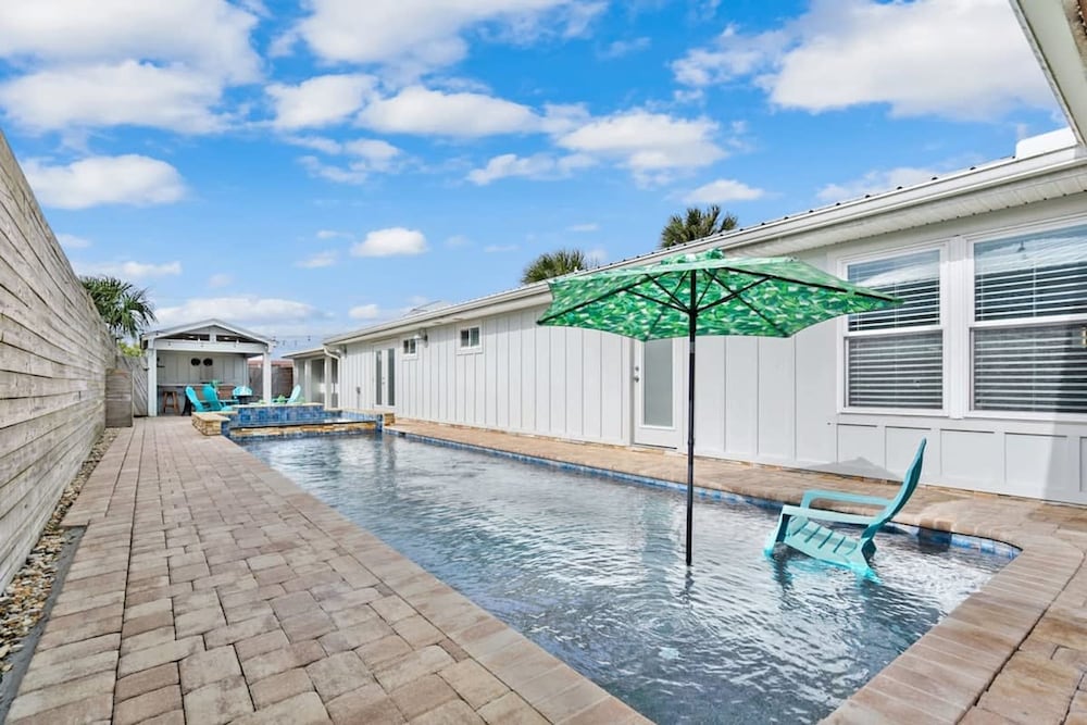 100 Steps to Beach Pool Hot Tub BBQ Playground